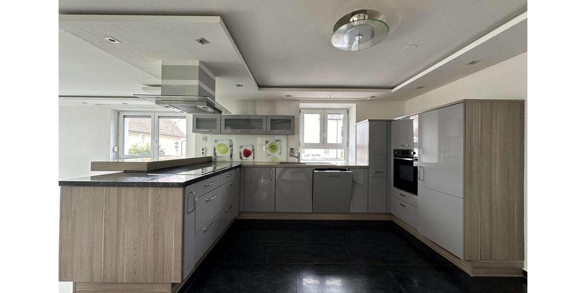 Erdgeschoßwohnung Friedberg - 3 Zimmer, 126 m&sup2;, 1.950&euro; | Angebot:26648210