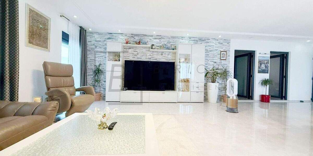 Mehrfamilienhaus, Wohnhaus Bobingen - 6 Zimmer, 193 m&sup2;, 1.260.000&euro; | Angebot:23960233