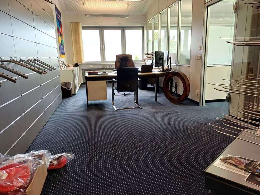 Büro in Aichach 1.624 € 203 m²