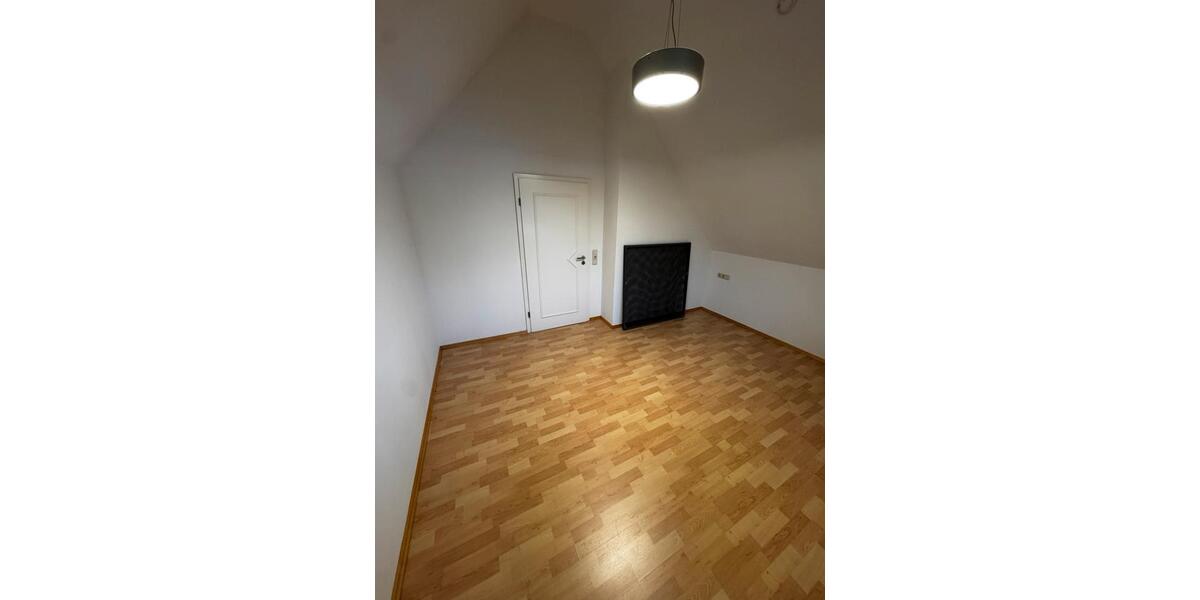 Maisonettenwohnung Kutzenhausen - 4 Zimmer, 100 m&sup2;, 1.200&euro; | Angebot:26573302
