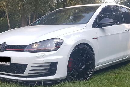 VW Golf 90.000 km 16.990 € Rieblingen 86637