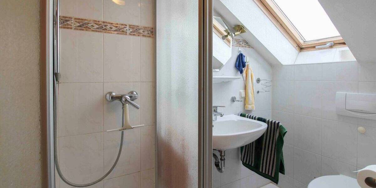 Jetzt oder nie: 3 Zimmer DG Wohnung in Augsburg Göggingen mit Dachterrasse und Garage 3 zimmer