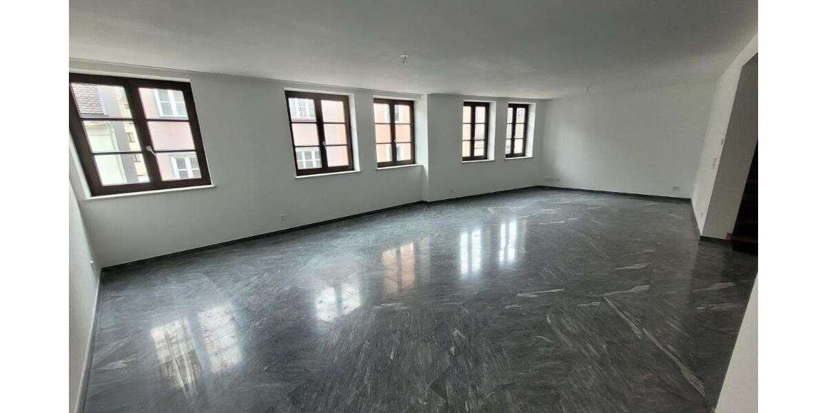 Etagenwohnung Augsburg - 3 Zimmer, 152 m&sup2;, 1.750&euro; | Angebot:25571060