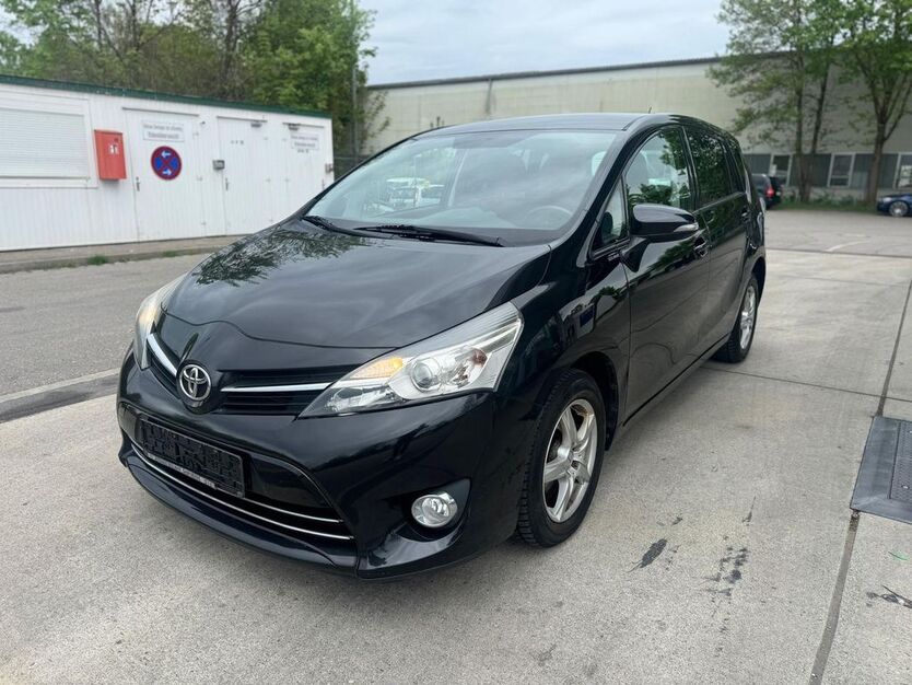 Toyota Verso 95.000 km 9.999 € Augsburg 86167