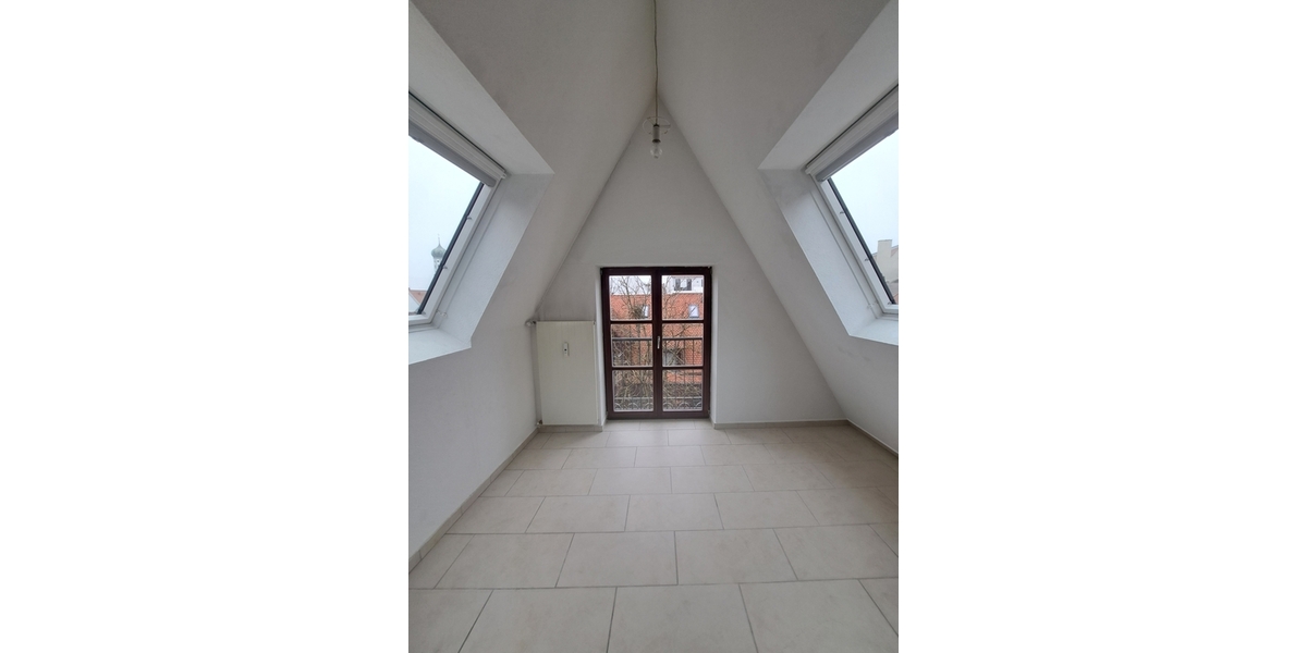 Haus im Haus! Große, denkmalgeschützte Altbauwohnung zum Selbstgestalten in der Augsburger Altstadt - Etagenwohnung Augsburg Innenstadt | Angebot:26773653
