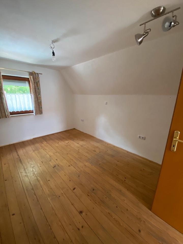Haus mit 2,5 Zimmern, Wintergarten und Garten zu vermieten