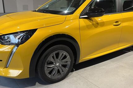 Peugeot 208 31.719 km 14.990 € Augsburg 86179
