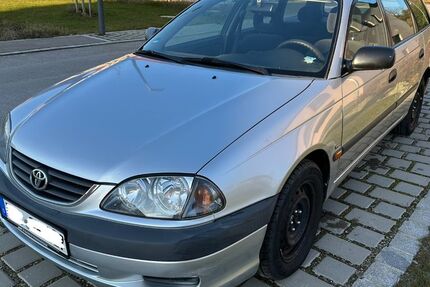 Toyota Avensis 207.000 km 1.990 &euro; Kühbach 86556