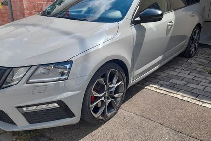 Skoda Octavia 222.222 km 14.000 &euro; Augsburg 86156