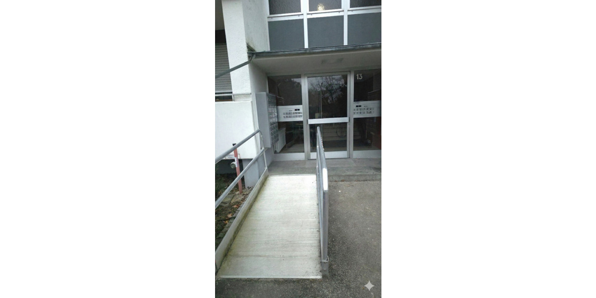 Etagenwohnung Augsburg Göggingen - 3 Zimmer, 96 m&sup2;, 1.250&euro; | Angebot:24871141