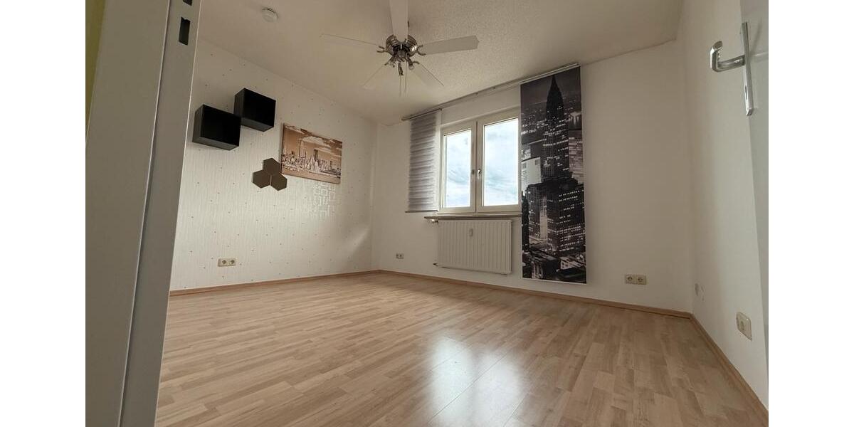 Dachgeschoßwohnung Augsburg Pfersee - 3 Zimmer, 78 m&sup2;, 1.300&euro; | Angebot:26640901
