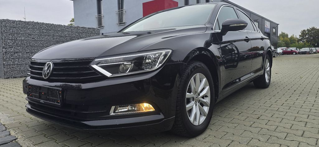 VW Passat 174.000 km 11.990 € Augsburg 86167
