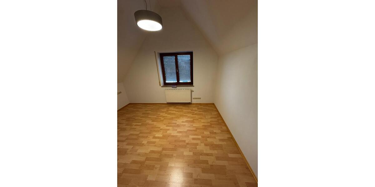 Maisonettenwohnung Kutzenhausen - 4 Zimmer, 100 m&sup2;, 1.200&euro; | Angebot:26573302