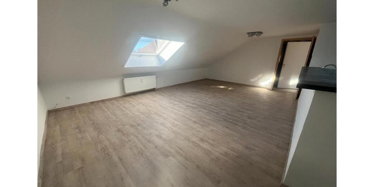 Dachgeschoßwohnung Untermeitingen - 3 Zimmer, 80 m&sup2;, 800&euro; | Angebot:26459645