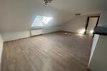 Dachgeschoßwohnung Untermeitingen - 3 Zimmer, 80 m&sup2;, 800&euro; | Angebot:26459645