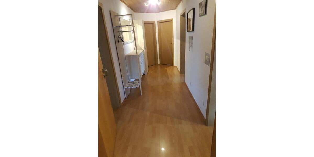 Dachgeschoßwohnung Augsburg - 3 Zimmer, 90 m&sup2;, 1.200&euro; | Angebot:26024631