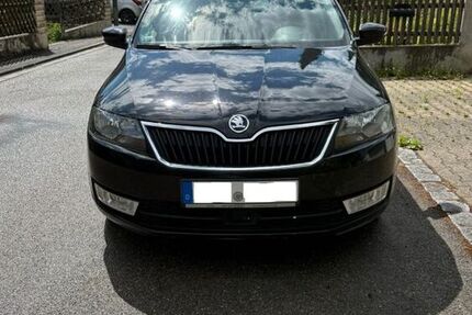 Skoda Rapid 141.000 km 9.290 &euro; Aindling 86447
