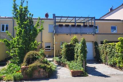 KNIPFER´S ImmobilieNSCHÄTZE - Reihenhaus mit Wintergarten, Terrasse und Garage in Augsburg-Göggingen