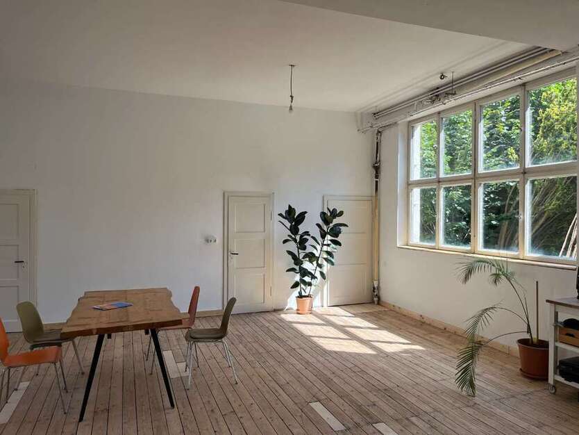 Büro in Augsburg 300 € 23 m²