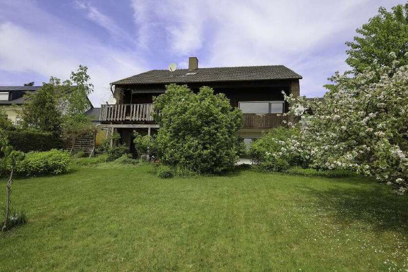 Haus zum Kaufen in Aichach-Obermauerbach 895.000 € 373.98 m²