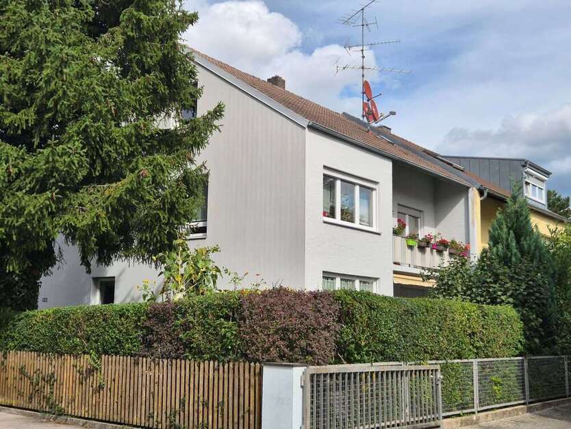 Haus zum Kaufen in Augsburg 630.000 € 180 m²
