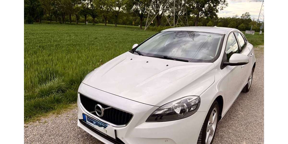 Volvo V40 153.000 km 11.990 &euro; Stadtbergen, St 86391