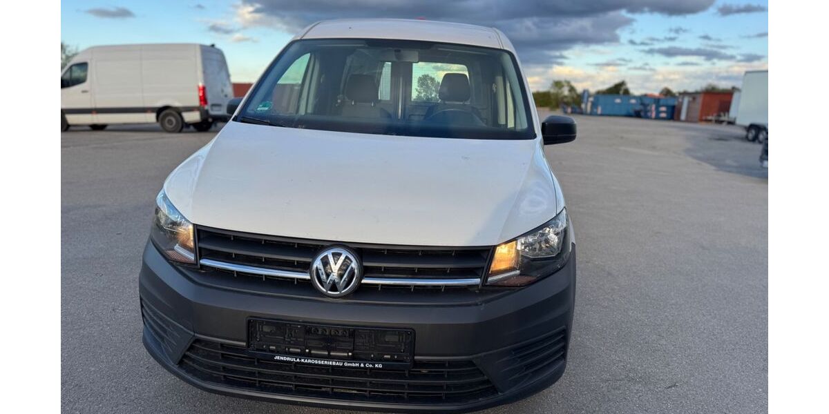 VW Caddy Maxi 94.000 km 14.999 € Augsburg 86199