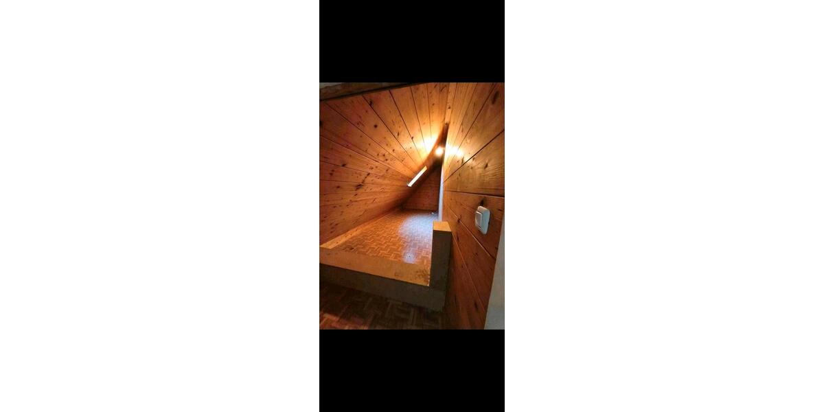 Dachgeschoßwohnung Adelsried - 3 Zimmer, 73 m&sup2;, 830&euro; | Angebot:26303038