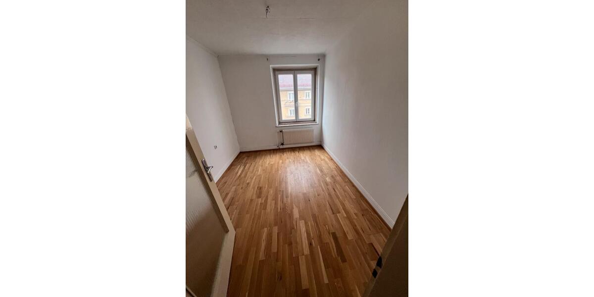 Etagenwohnung Augsburg - 5 Zimmer, 105 m&sup2;, 1.450&euro; | Angebot:24839758