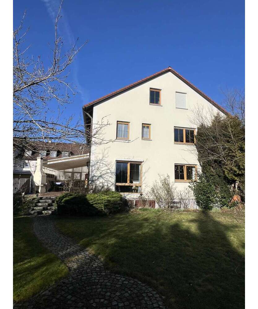 Haus zum Kaufen in Augsburg 1.150.000 € 257 m²