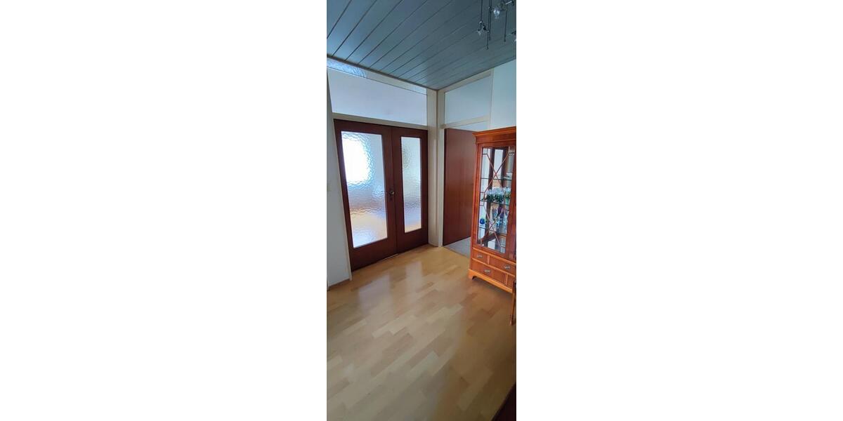 Etagenwohnung Augsburg Hochzoll - 3.5 Zimmer, 80 m&sup2;, 350.000&euro; | Angebot:27085475