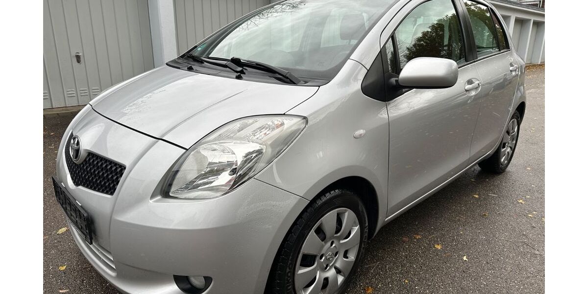 Toyota Yaris 145.600 km 3.990 € Augsburg 86154