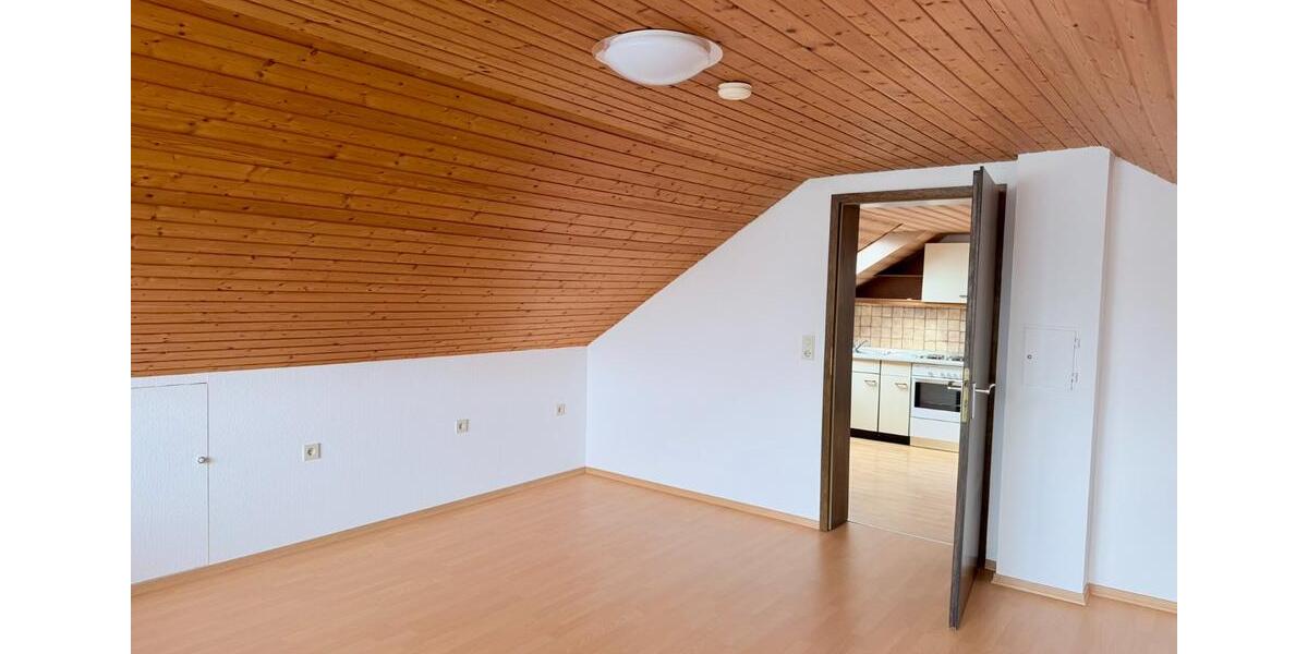 Dachgeschoßwohnung Königsbrunn - 2.5 Zimmer, 55 m&sup2;, 500&euro; | Angebot:25853966