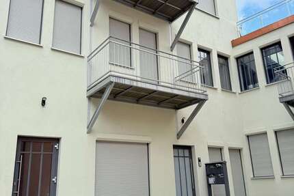 Wohnung zum Mieten in Augsburg 1.560 € 120 m² 2 zimmer