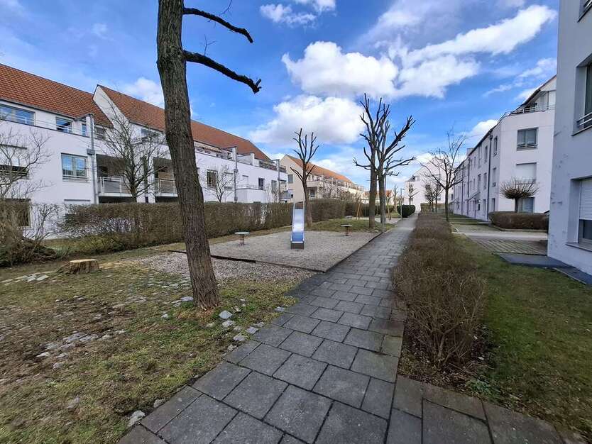 Wohnung zum Mieten in Königsbrunn 450 € 33.8 m² 1 zimmer