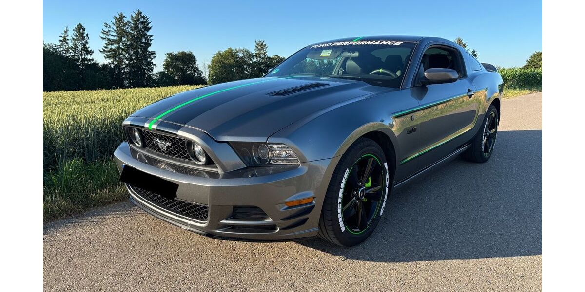 Ford Mustang 82.000 km 20.500 &euro; Buttenwiesen 86647
