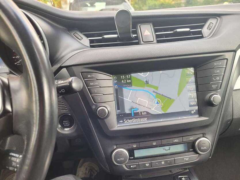 Toyota Avensis 177.000 km 8.700 € Hochfeld (Augsburg) 86159