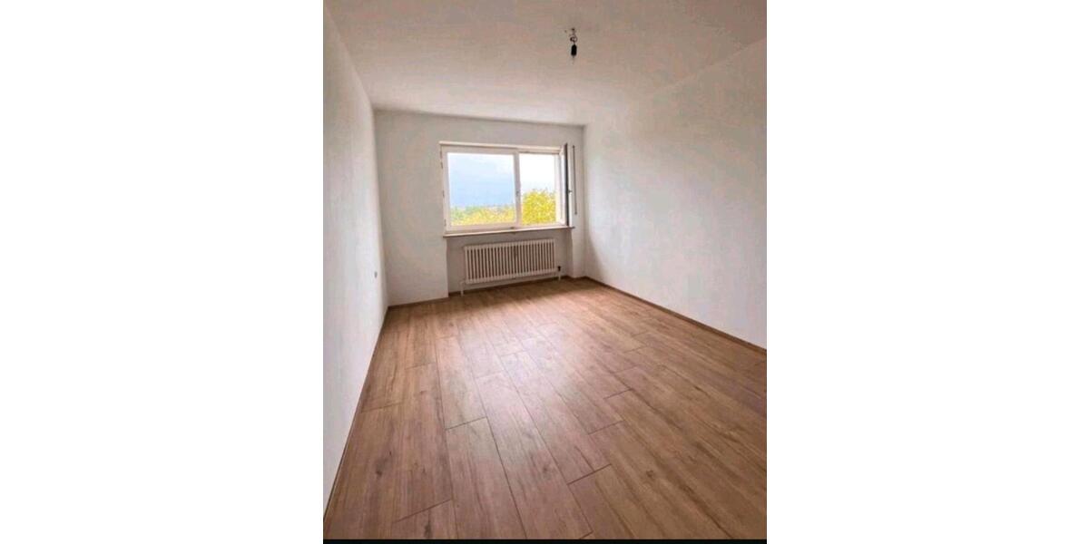 Etagenwohnung Königsbrunn - 3 Zimmer, 80 m&sup2;, 1.020&euro; | Angebot:25711971