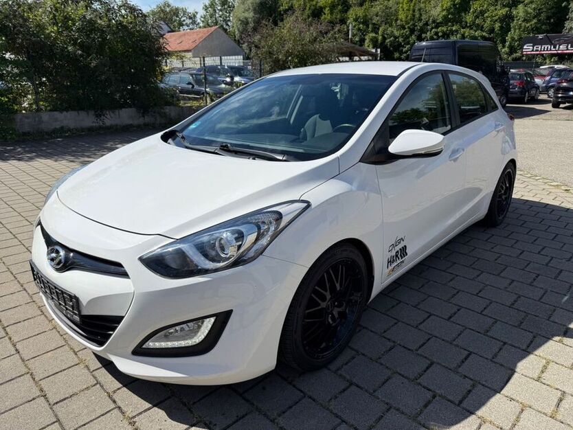 i30
