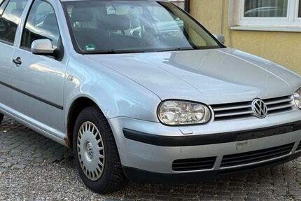 VW Golf 109.000 km 2.200 € Augsburg 86165