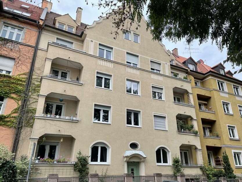 Haus zum Kaufen in Augsburg 2.690.000 € 820.36 m²