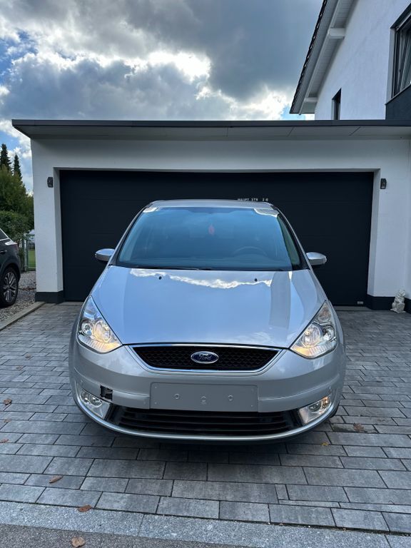 Ford Galaxy 151.000 km 5.200 € Dasing 86453