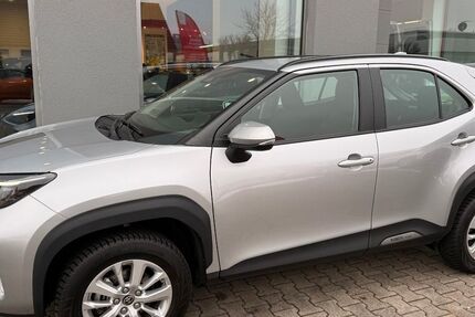 Toyota Yaris Cross 16.400 km 23.989 &euro; Königsbrunn / Augsburg 86343