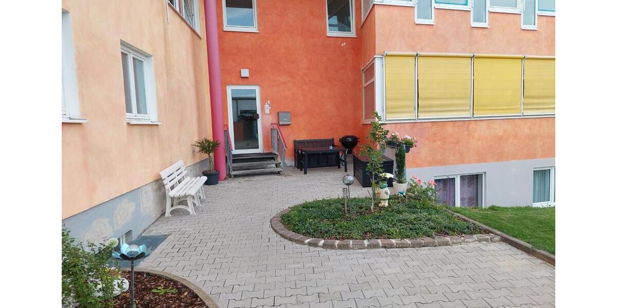 Hochparterre Königsbrunn - 3 Zimmer, 80 m&sup2;, 1.100&euro; | Angebot:26111101