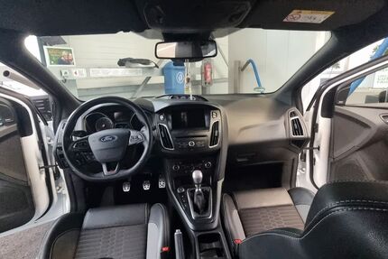 Ford Focus 84.000 km 18.200 € Augsburg 86167