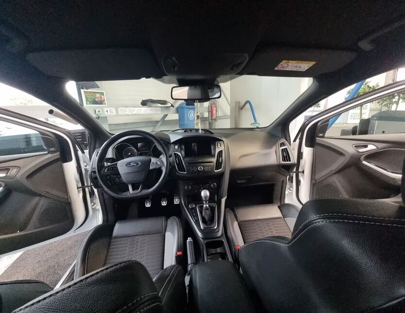 Ford Focus 84.000 km 18.200 € Augsburg 86167