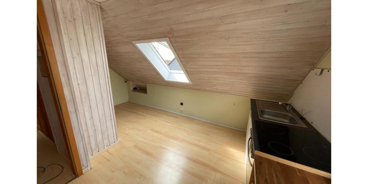 Dachgeschoßwohnung Augsburg - 1.5 Zimmer, 45 m&sup2;, 650&euro; | Angebot:25257454