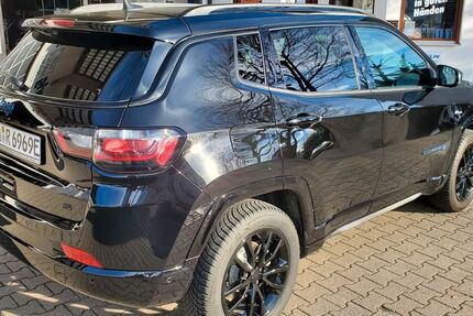Jeep Compass 64.800 km 22.900 &euro; Gersthofen 86368