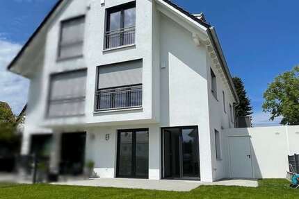 Haus zum Mieten in Neusäß Steppach 2.150 € 140 m²