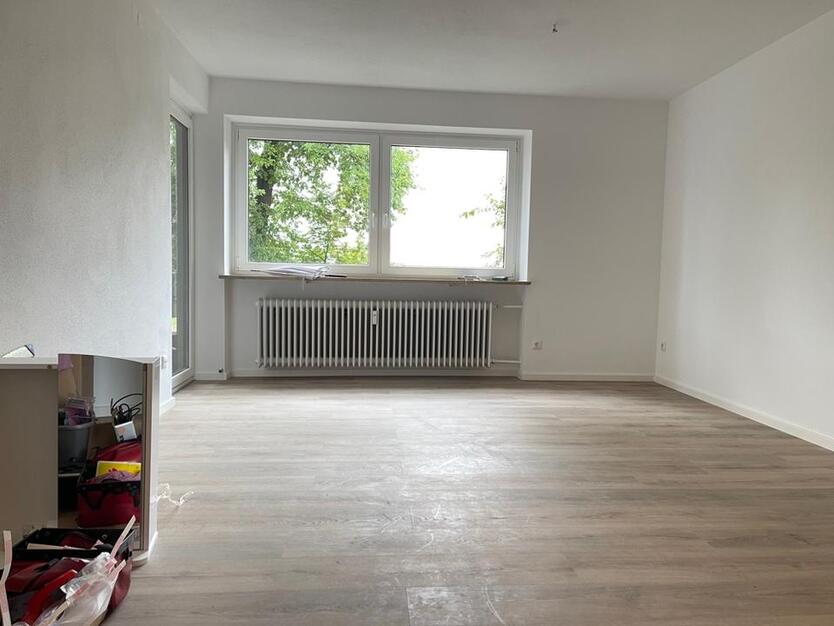 * Frisch renoviert * Mit Einbauküche * Nähe Straßenbahnhaltestelle *